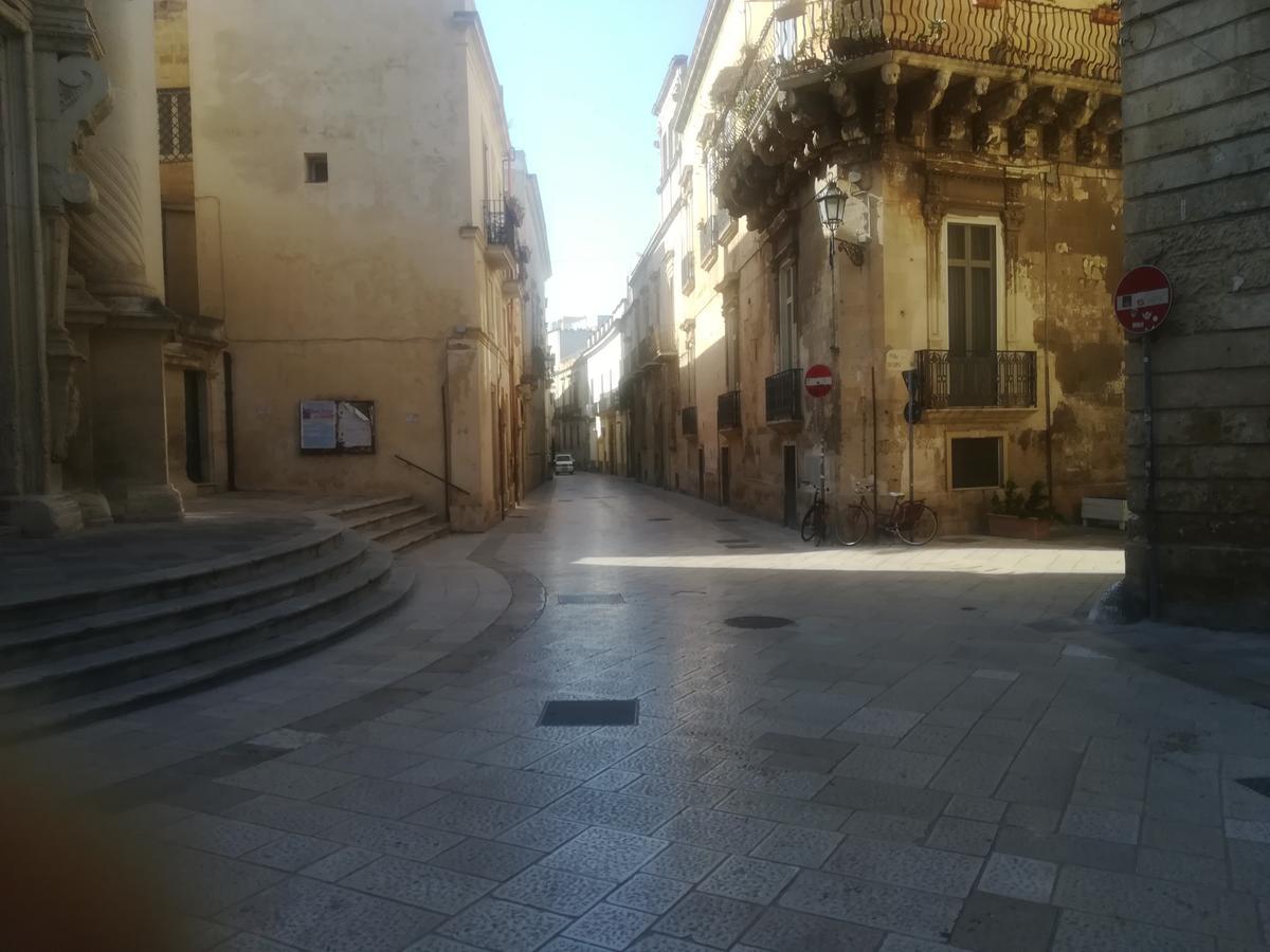 Dimora Dell'Artista Panzió Lecce Kültér fotó