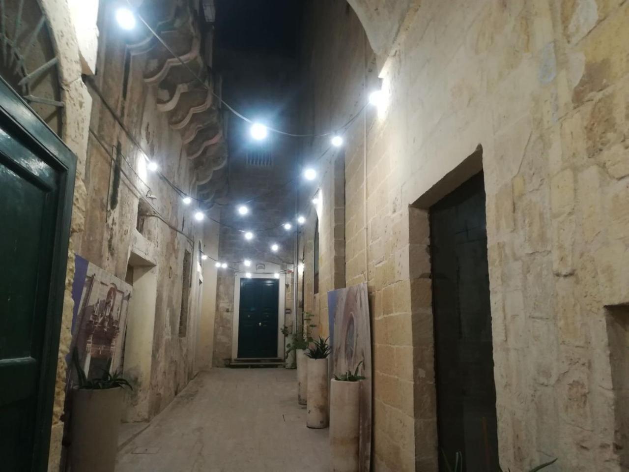 Dimora Dell'Artista Panzió Lecce Kültér fotó