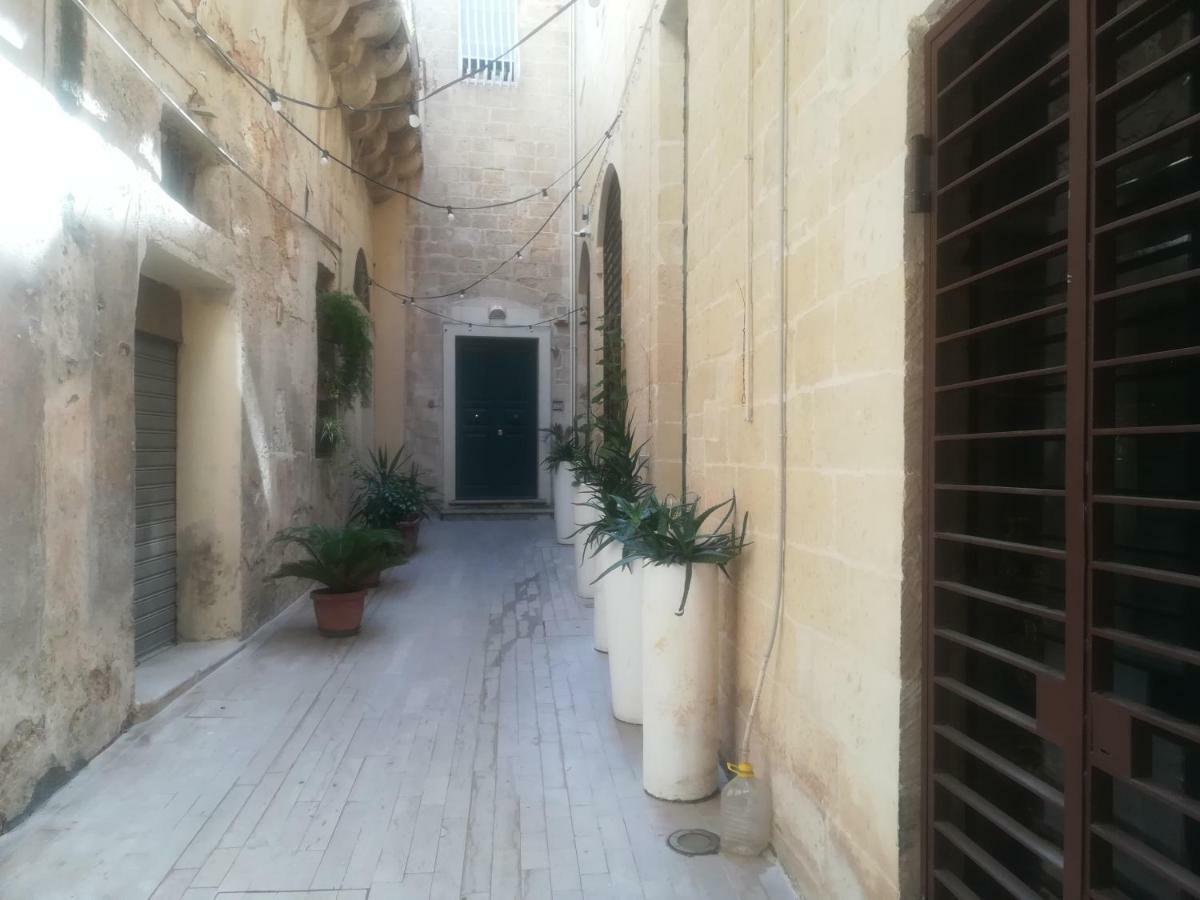 Dimora Dell'Artista Panzió Lecce Kültér fotó